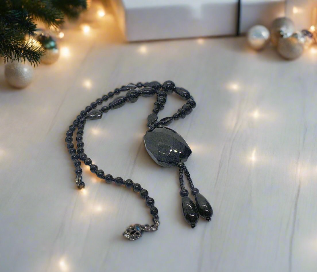 https://www.artistryjewelry.net/products/lovely-black-faceted-necklace
