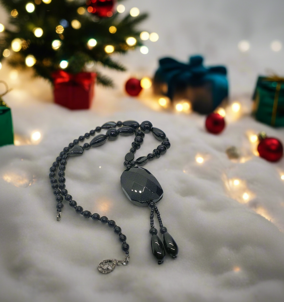 Lovely Black Faceted Necklace