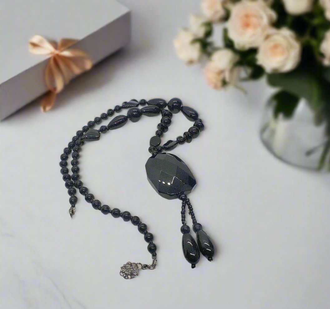 https://www.artistryjewelry.net/products/lovely-black-faceted-necklace