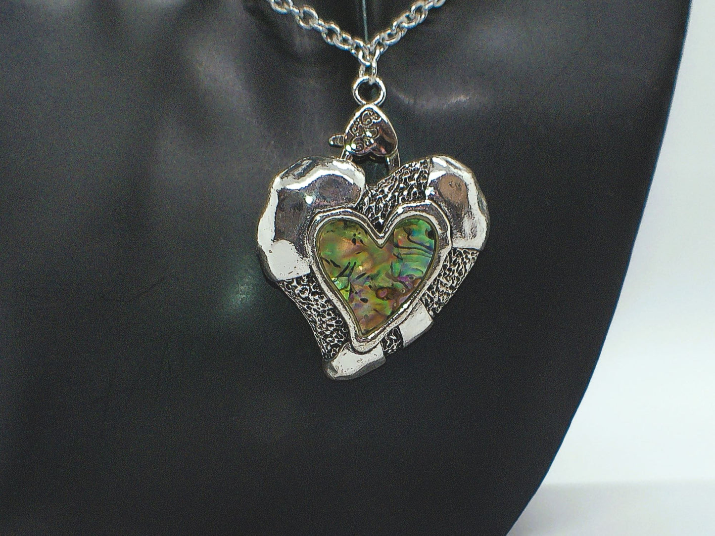 https://www.artistryjewelry.net/products/i-give-you-my-heart-necklace-set