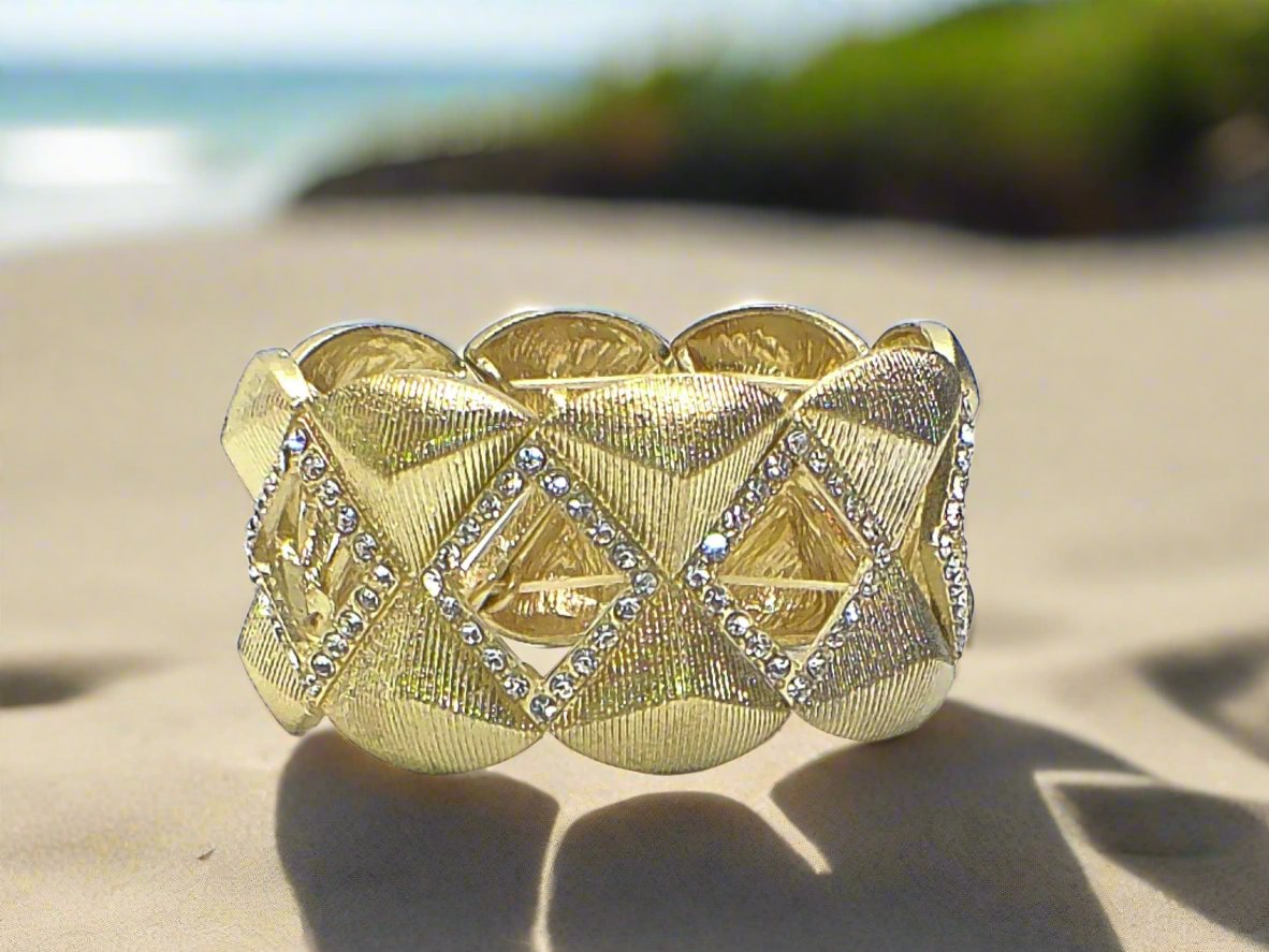 https://www.artistryjewelry.net/products/rhinestone-bracelet