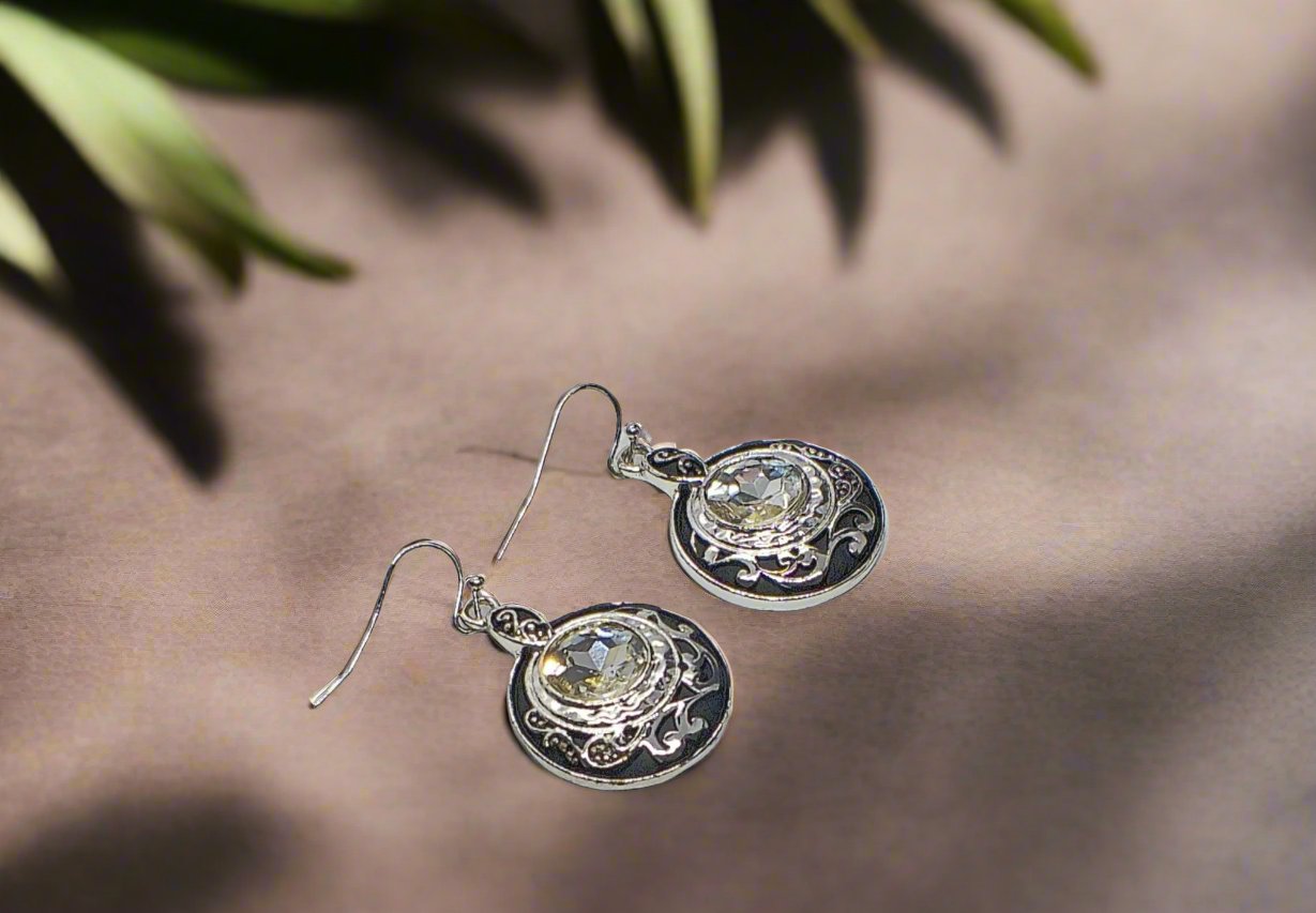 https://www.artistryjewelry.net/products/rhinestone-earrings