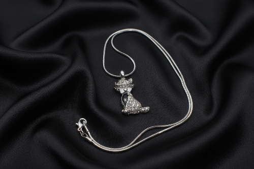 Beautiful Cat's Meow Necklace