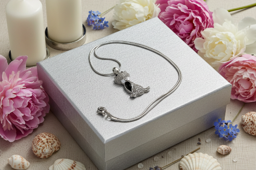 Beautiful Cat's Meow Necklace
