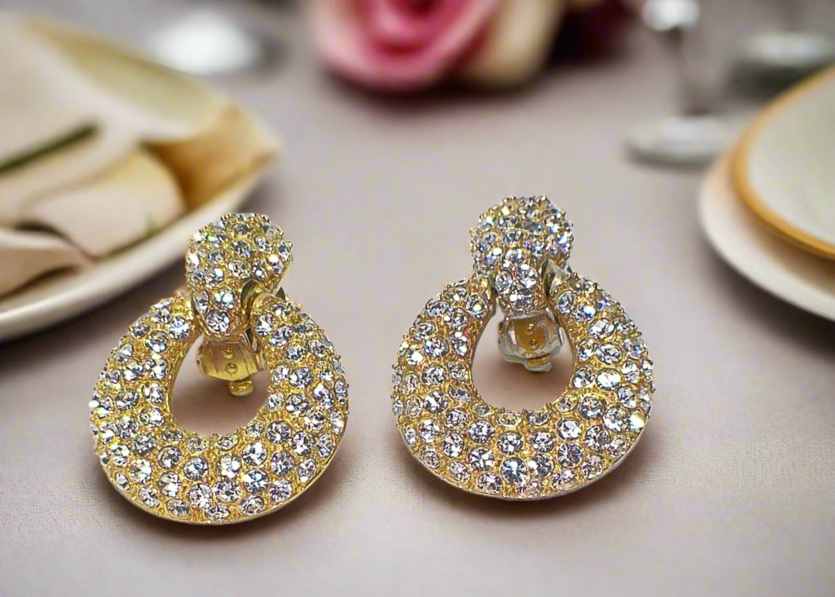 https://www.artistryjewelry.net/products/golden-rhinestone-earrings