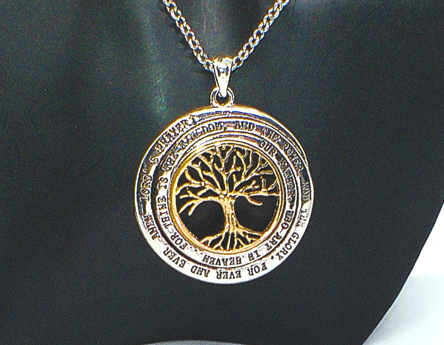 https://www.artistryjewelry.net/products/loving-tree-of-life-necklace-set