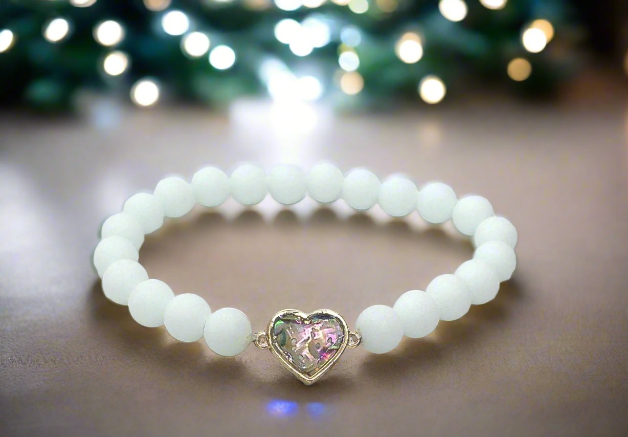 https://www.artistryjewelry.net/products/gorgeous-heart-abalone-bracelet