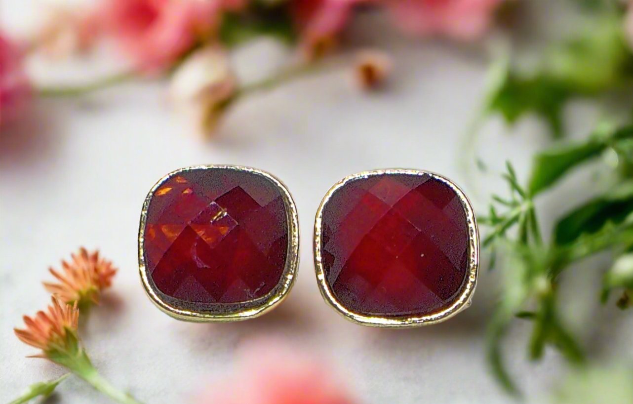 https://www.artistryjewelry.net/products/fiery-red-studearrings