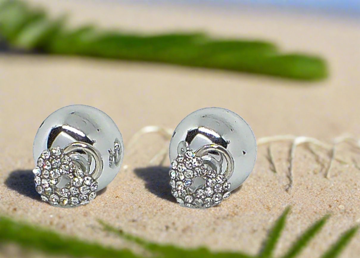https://www.artistryjewelry.net/products/heart-shaped-double-sided-earrings