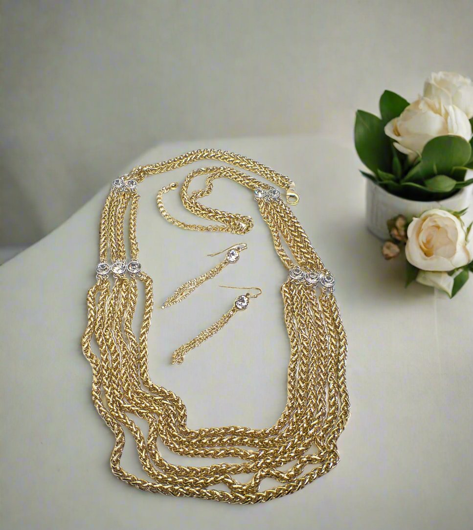 https://www.artistryjewelry.net/products/multi-foxtail-chain-necklace-set