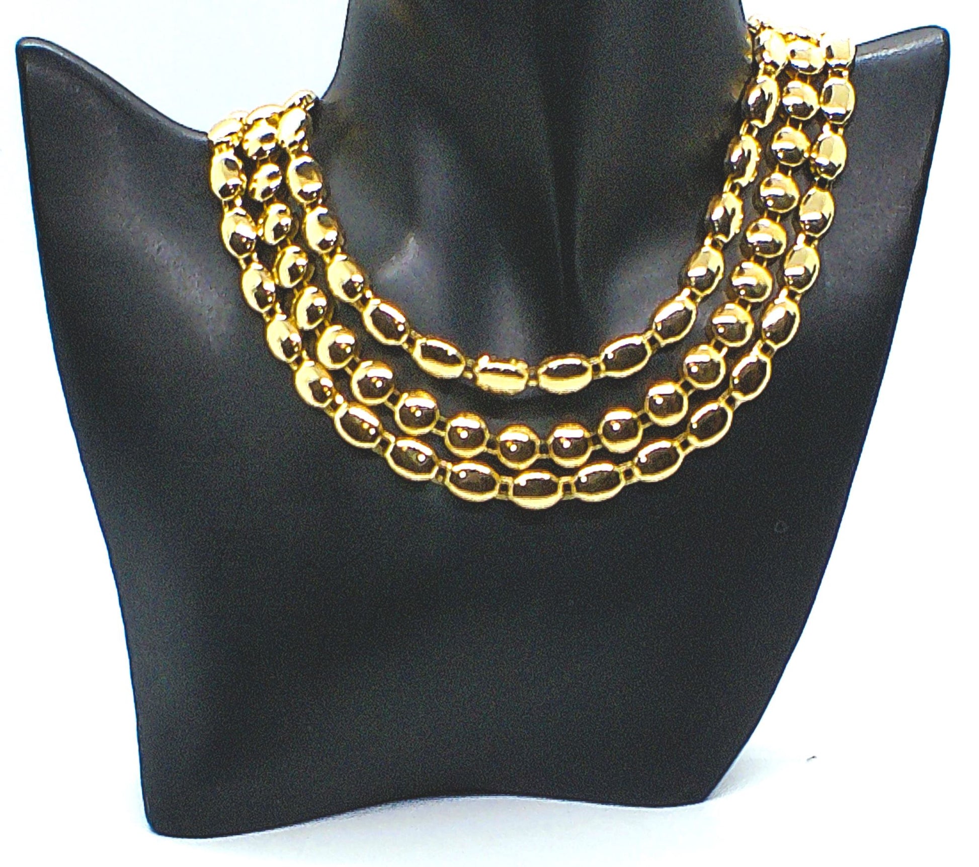 https://www.artistryjewelry.net/products/layered-curb-chain-necklace