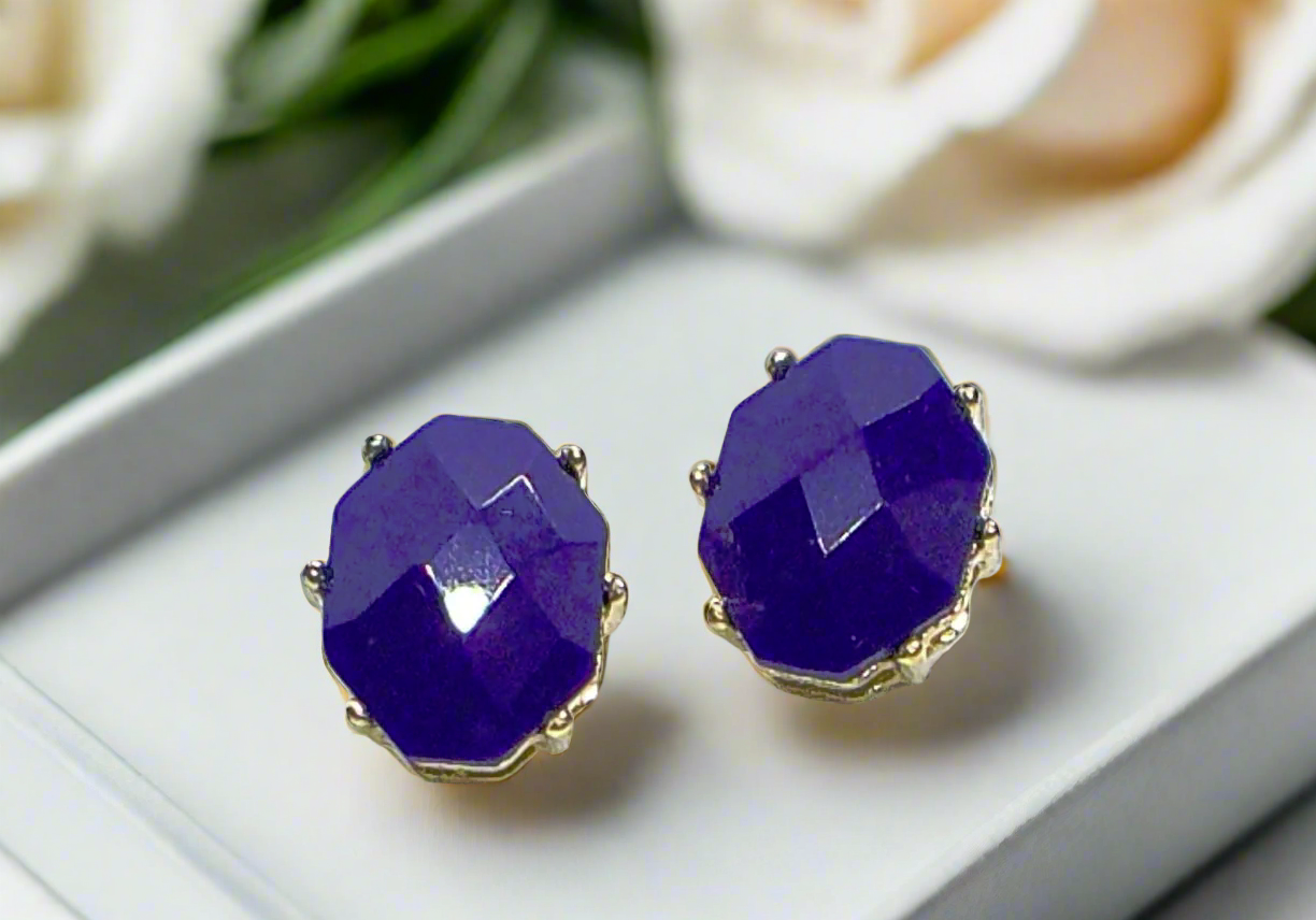 https://www.artistryjewelry.net/products/stunning-blue-studs