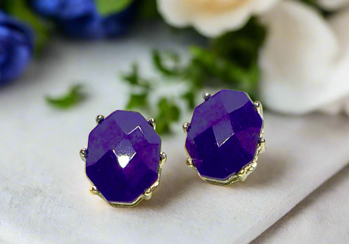 https://www.artistryjewelry.net/products/stunning-blue-studs