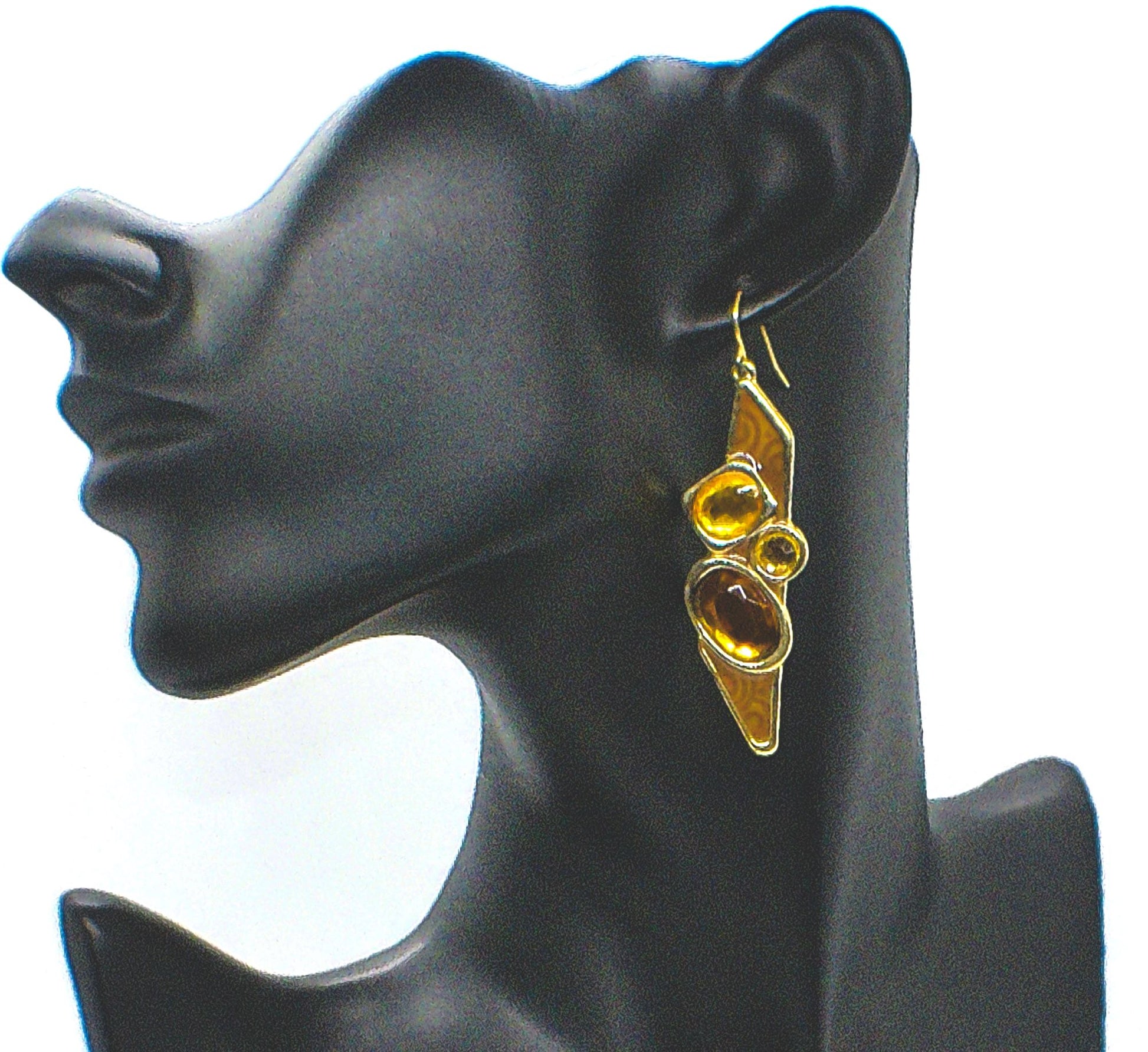 https://www.artistryjewelry.net/products/lovely-gold-dangle-earrings