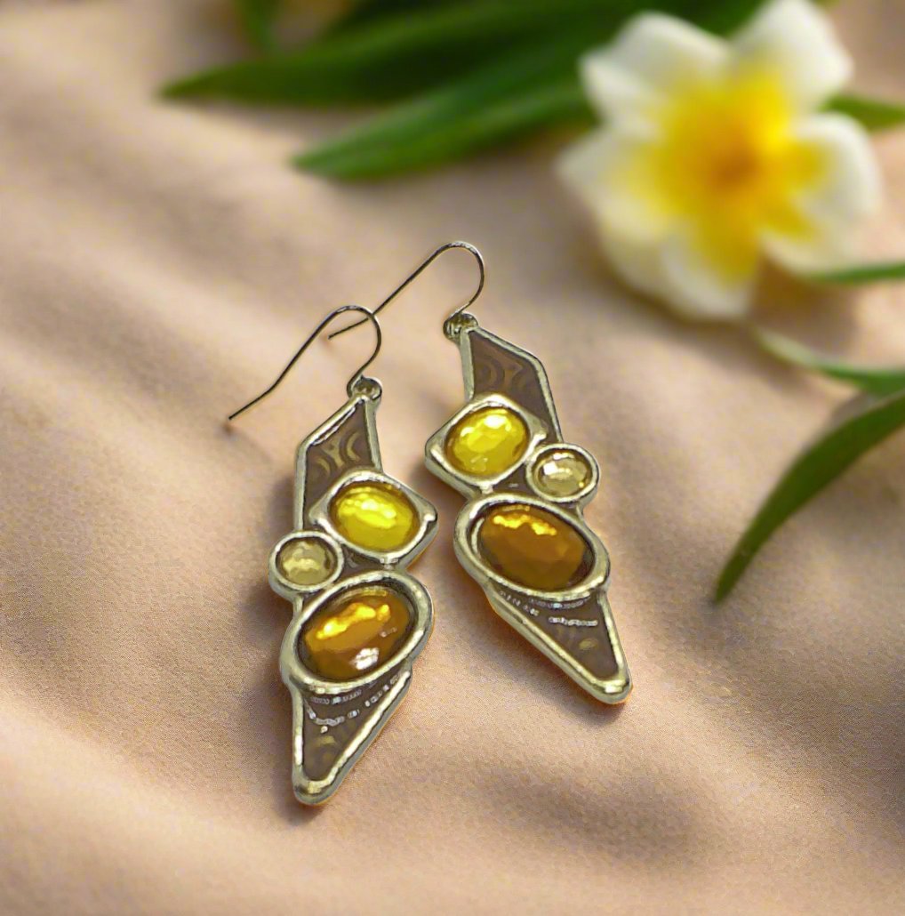 https://www.artistryjewelry.net/products/lovely-gold-dangle-earrings