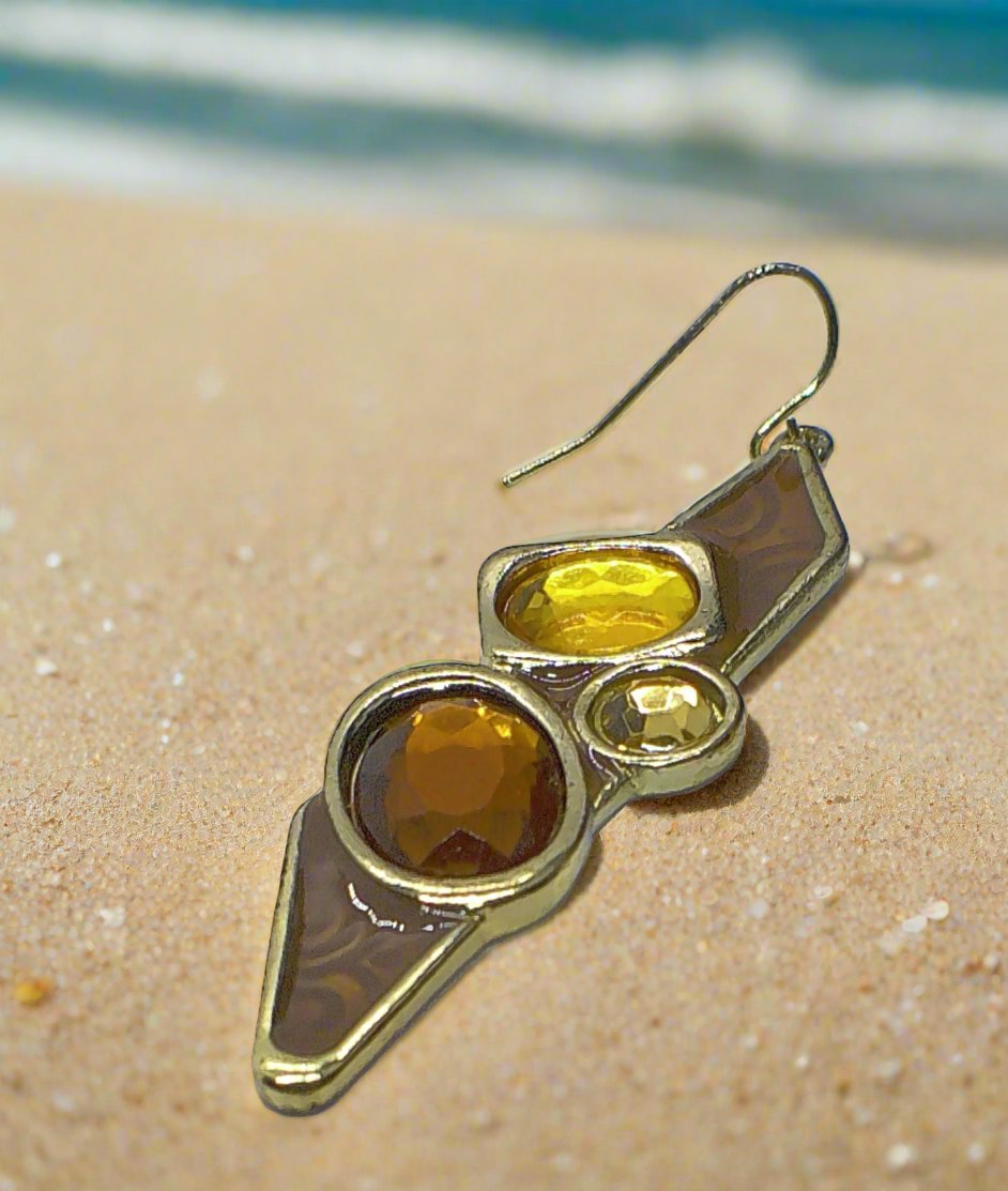 https://www.artistryjewelry.net/products/lovely-gold-dangle-earrings