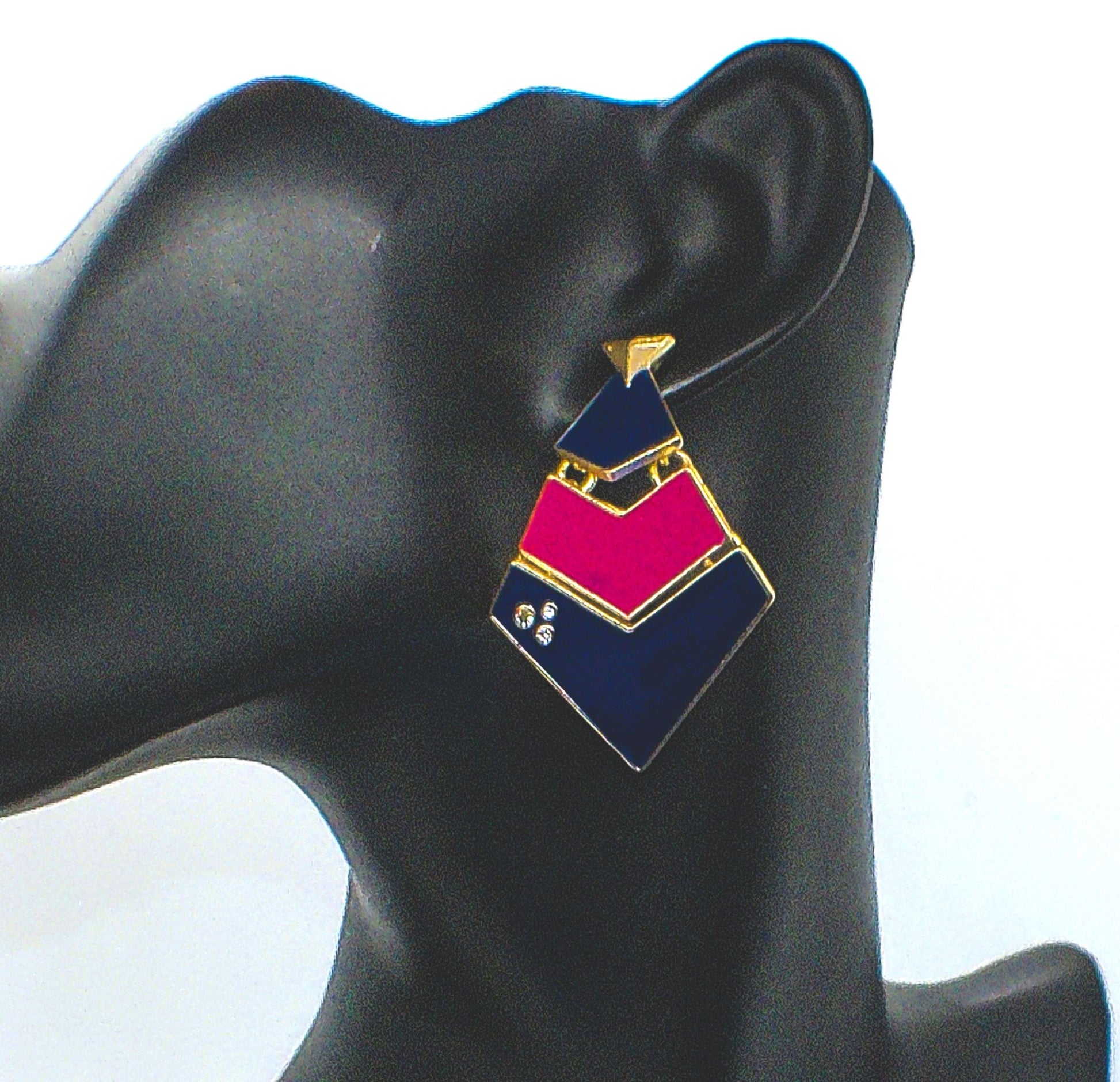 https://www.artistryjewelry.net/products/fantastic-blue-and-pink-earrings