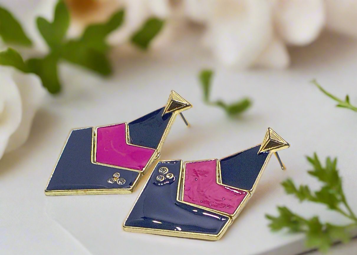 https://www.artistryjewelry.net/products/fantastic-blue-and-pink-earrings