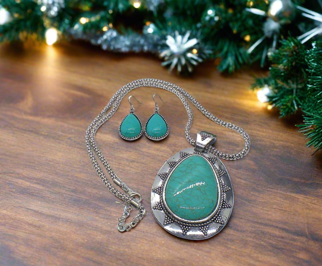 https://www.artistryjewelry.net/products/marvelous-teardrop-turquoise-necklace-set