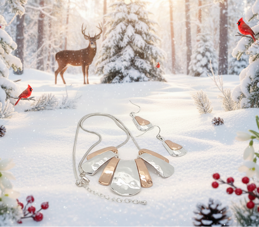 Lovely Metal Fan Necklace Set