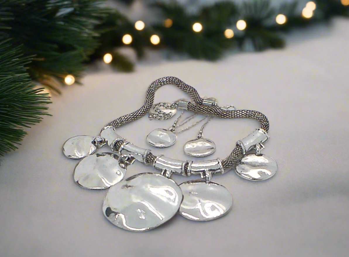 Fabulous Silver Necklace Set
