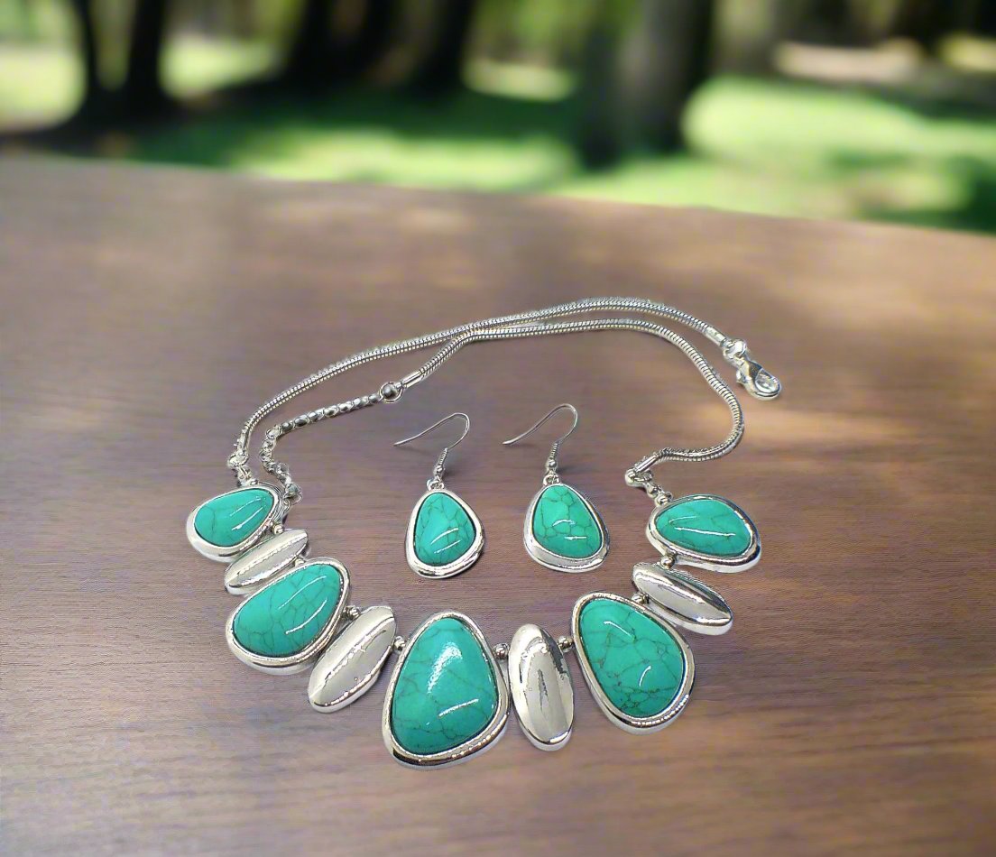 https://www.artistryjewelry.net/products/fabulous-turquoise-and-silver-necklace-set