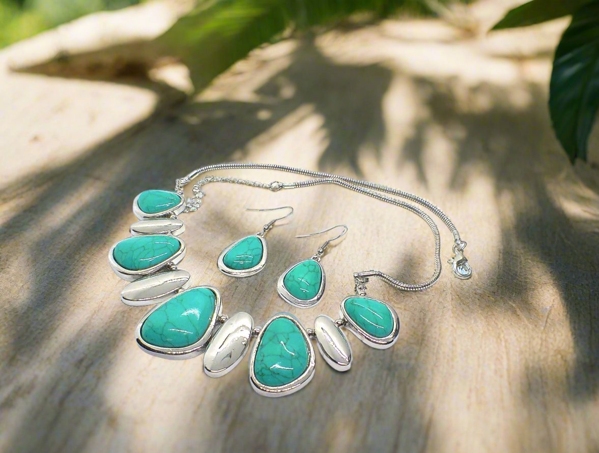 https://www.artistryjewelry.net/products/fabulous-turquoise-and-silver-necklace-set