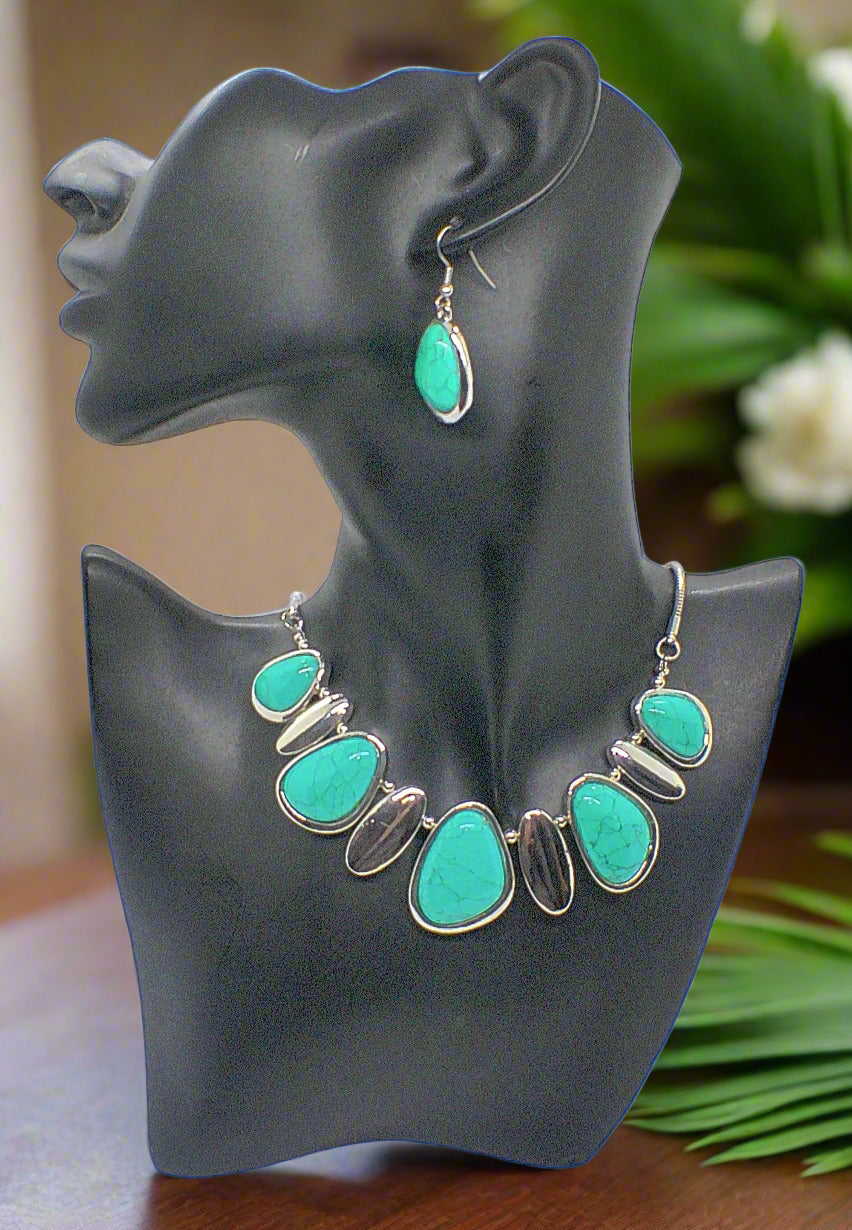 https://www.artistryjewelry.net/products/fabulous-turquoise-and-silver-necklace-set