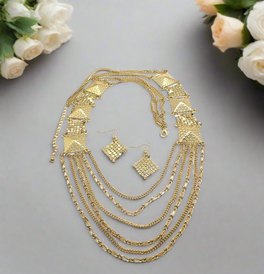 https://www.artistryjewelry.net/products/golden-treasure-necklace-set
