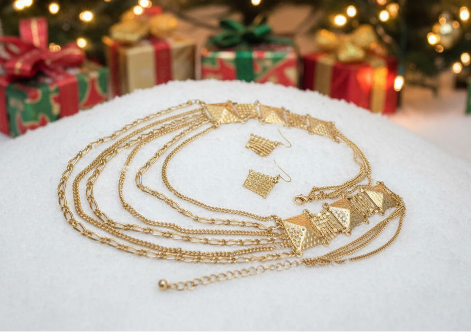 Golden Treasure Necklace Set