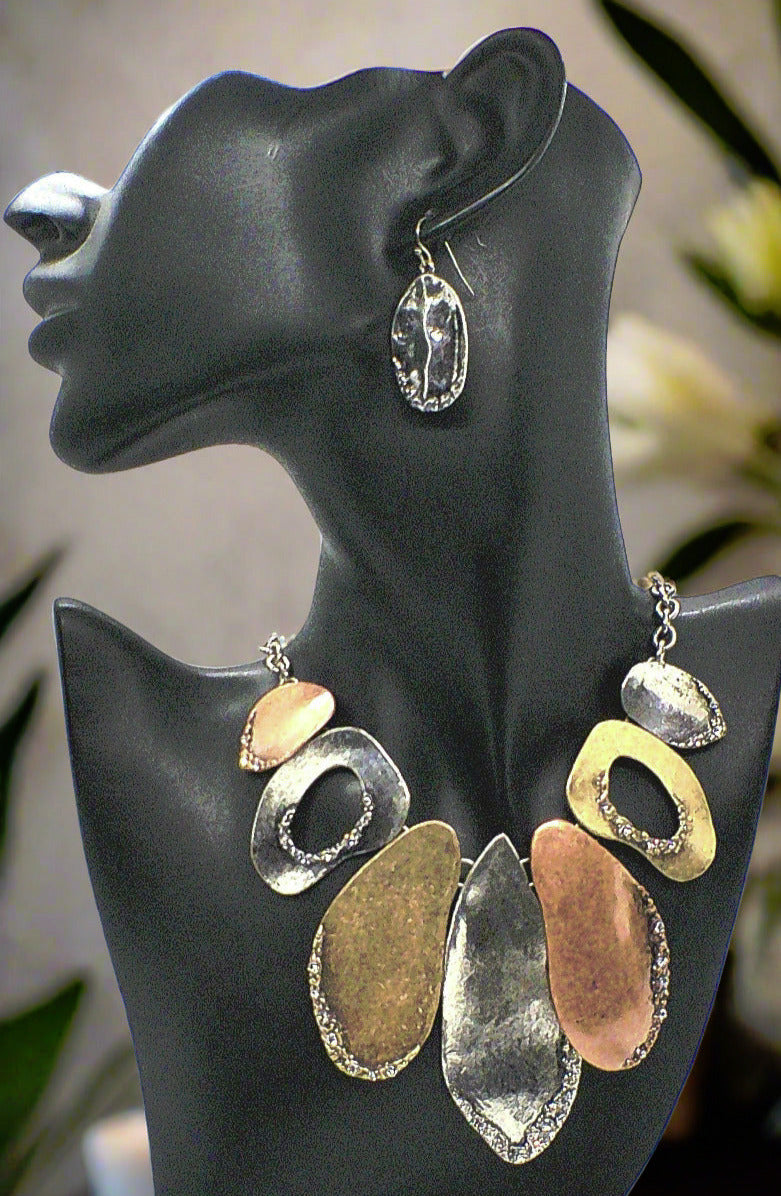 https://www.artistryjewelry.net/products/mixed-metals-necklace-set