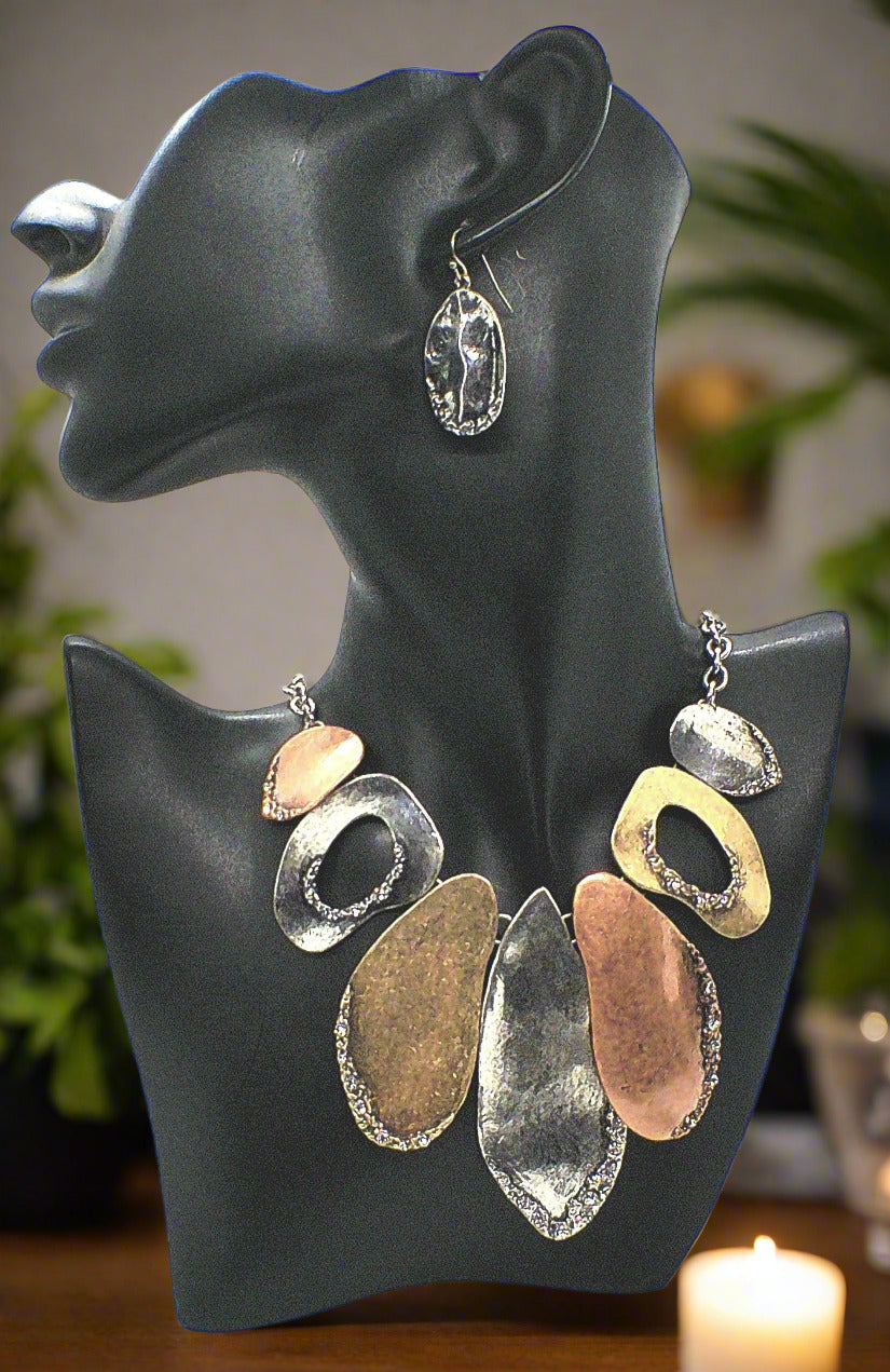 https://www.artistryjewelry.net/products/mixed-metals-necklace-set