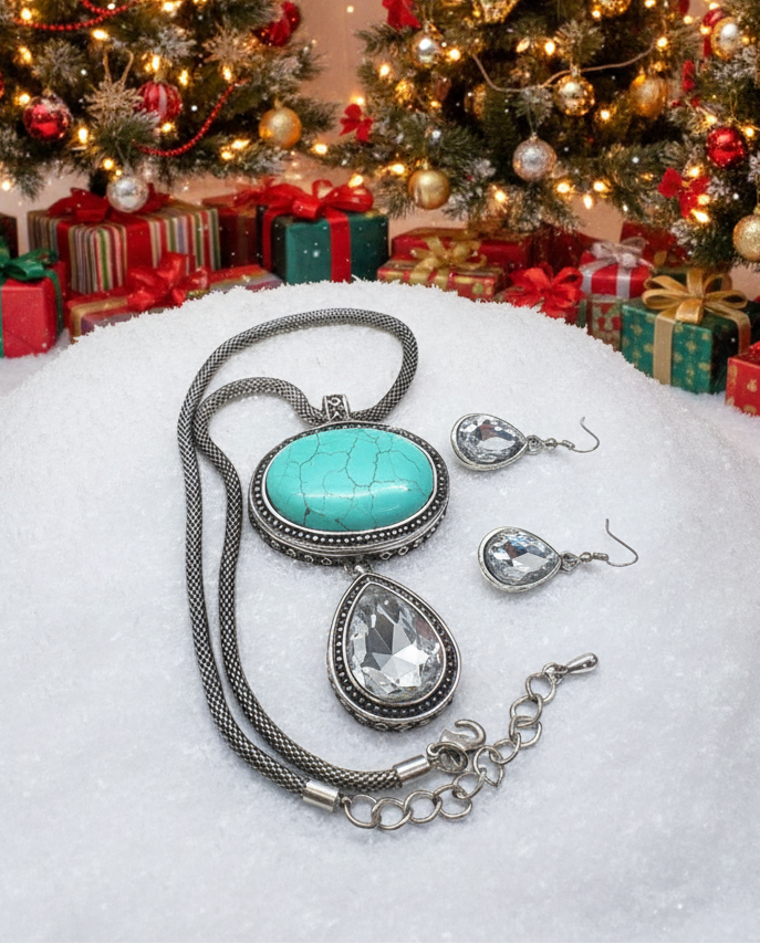 Turquoise and Rhinestone Necklace Set
