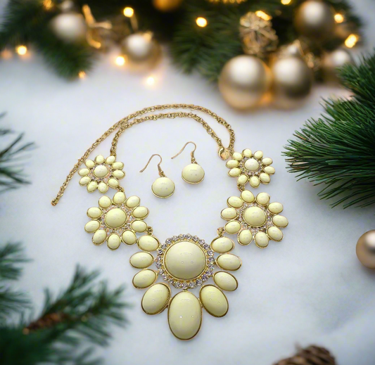 Ivory Flowers Galore Necklace Set