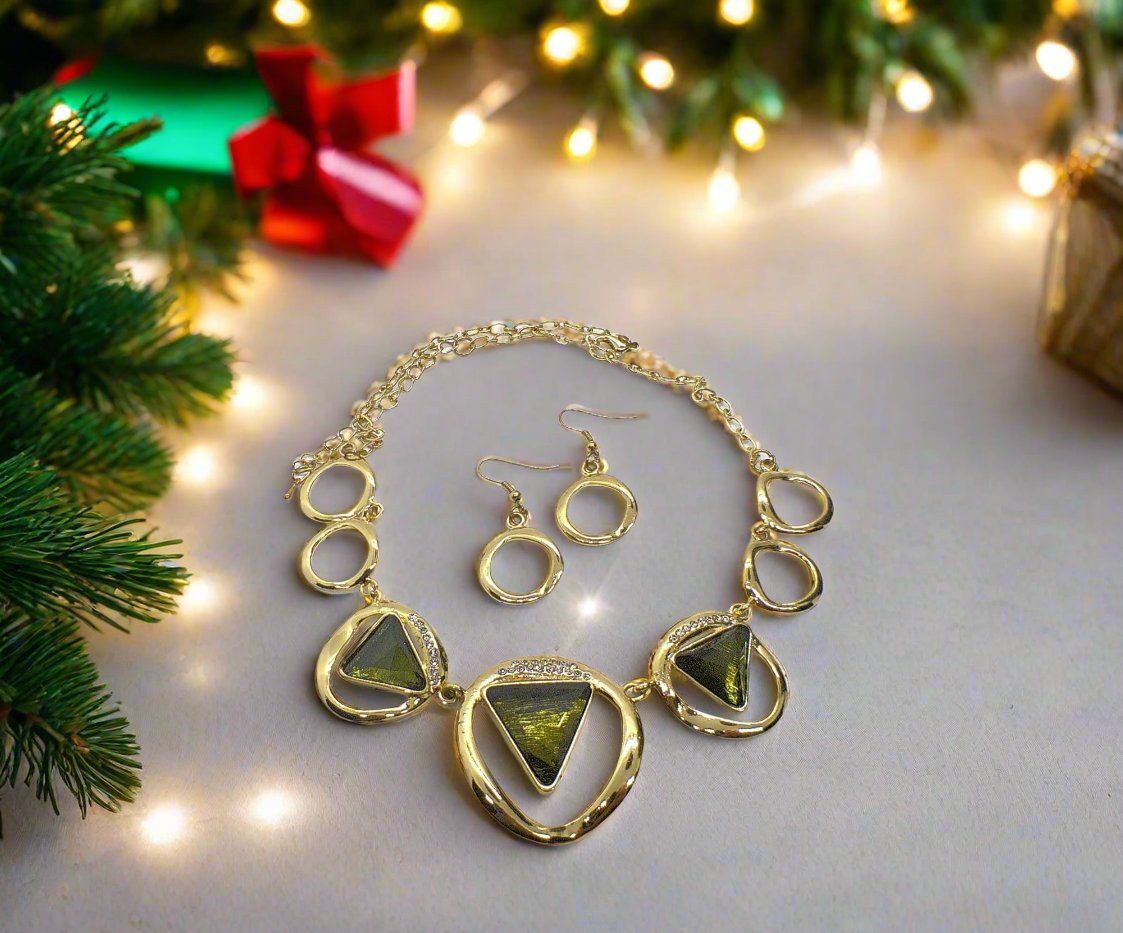 https://www.artistryjewelry.net/products/rings-and-triangles