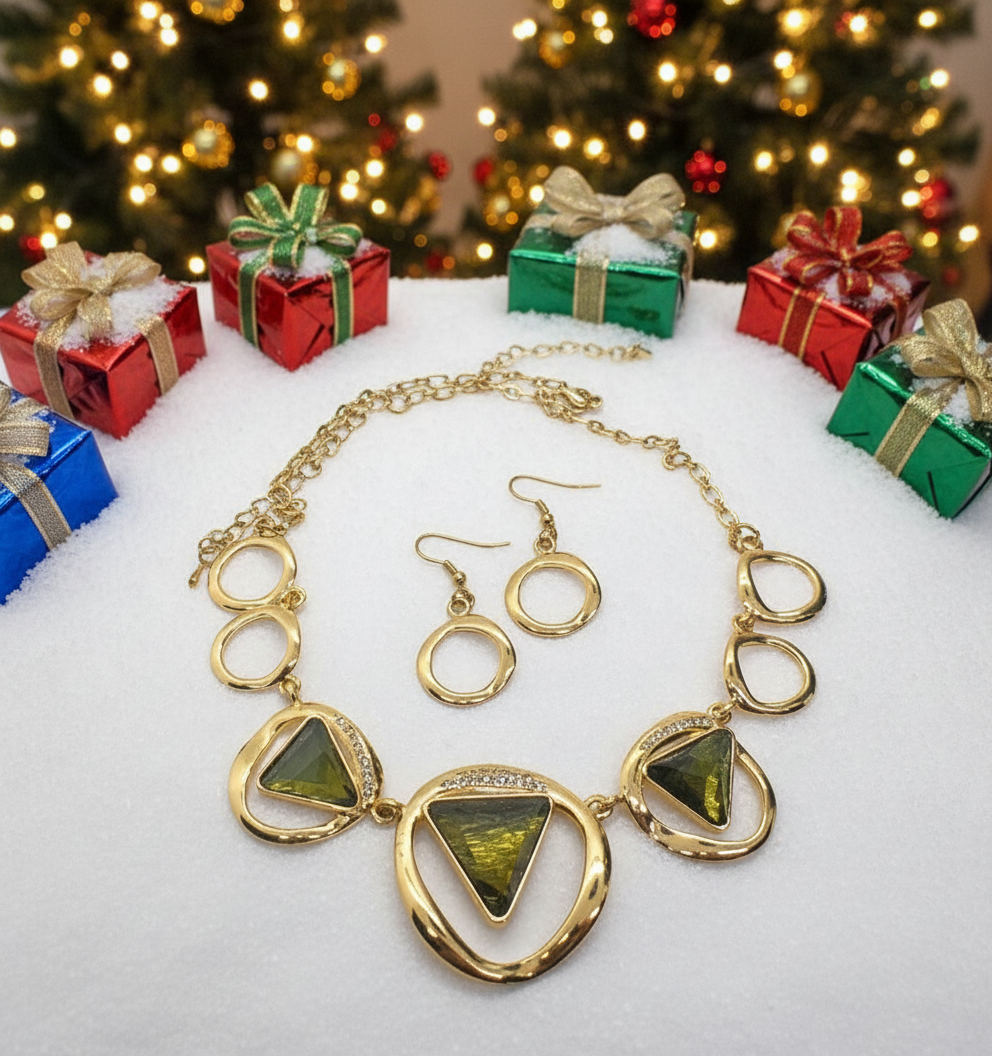 Rings and Triangles Necklace Set