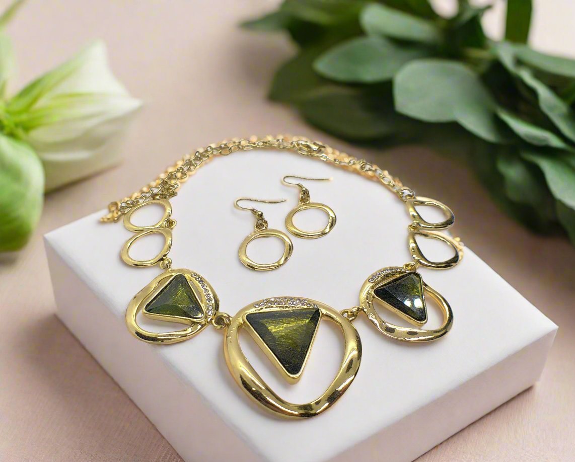 https://www.artistryjewelry.net/products/rings-and-triangles