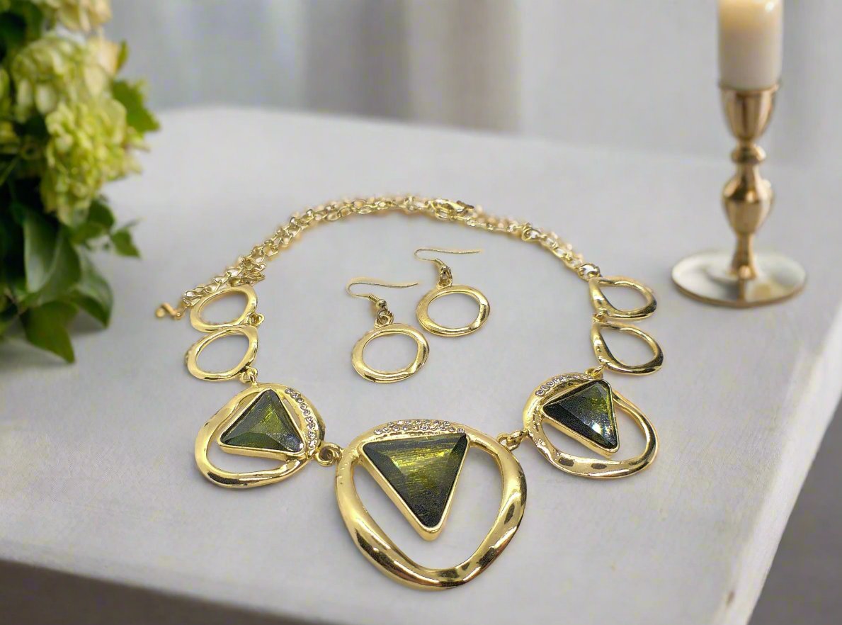 https://www.artistryjewelry.net/products/rings-and-triangles