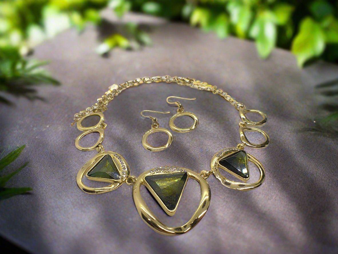https://www.artistryjewelry.net/products/rings-and-triangles
