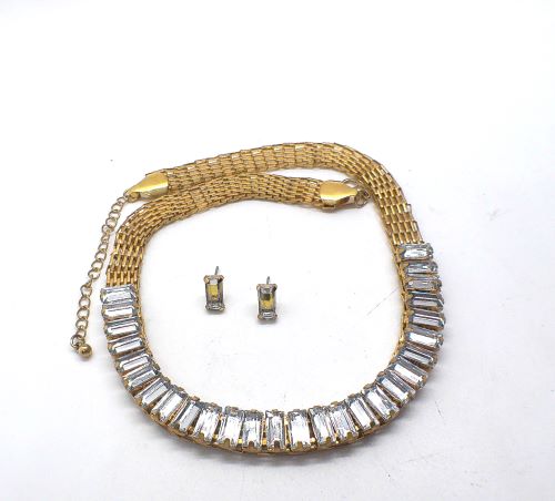 Lovely Rhinestones and Gold Necklace Set