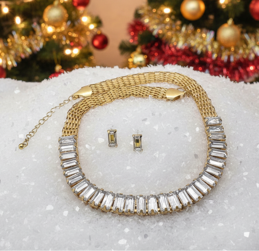 Lovely Rhinestones and Gold Necklace Set