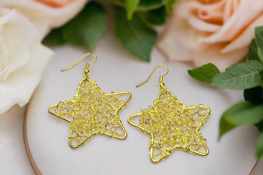 https://www.artistryjewelry.net/products/starlight-earrings