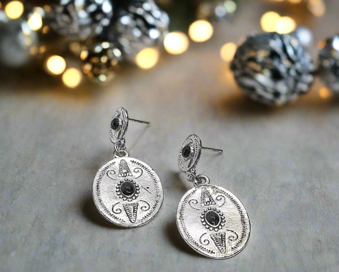 https://www.artistryjewelry.net/products/extra-special-fashion-earrings