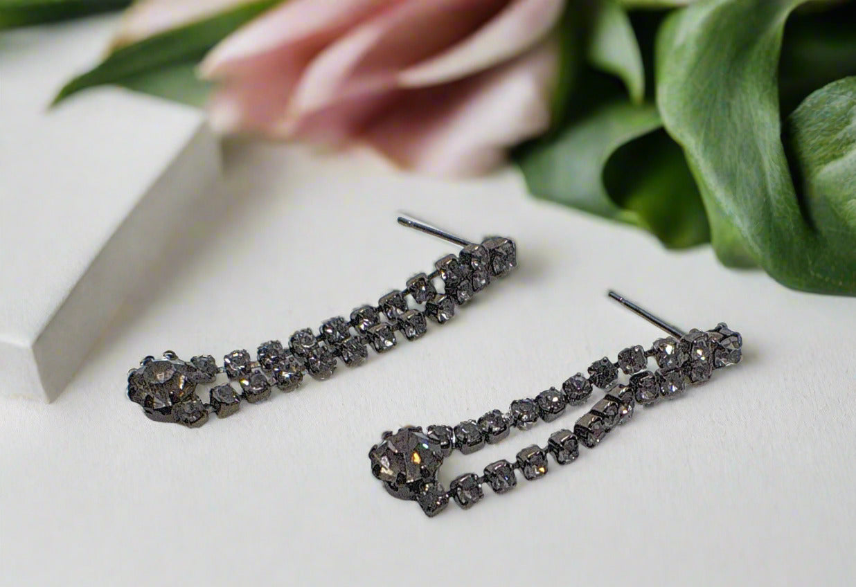 https://www.artistryjewelry.net/products/alluring-black-rhinestone-dangle-earrings