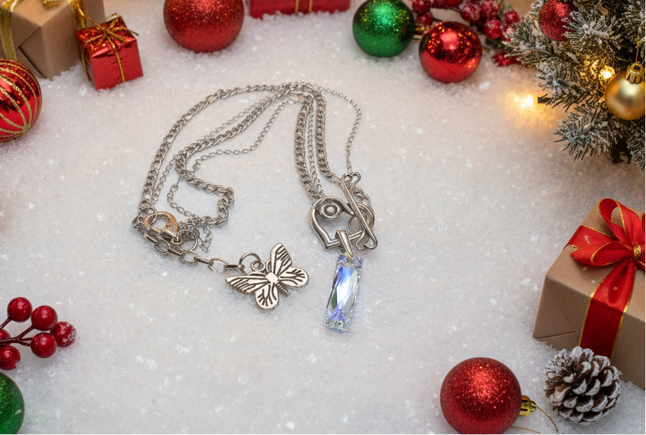 A Heart and Crystal for You Necklace