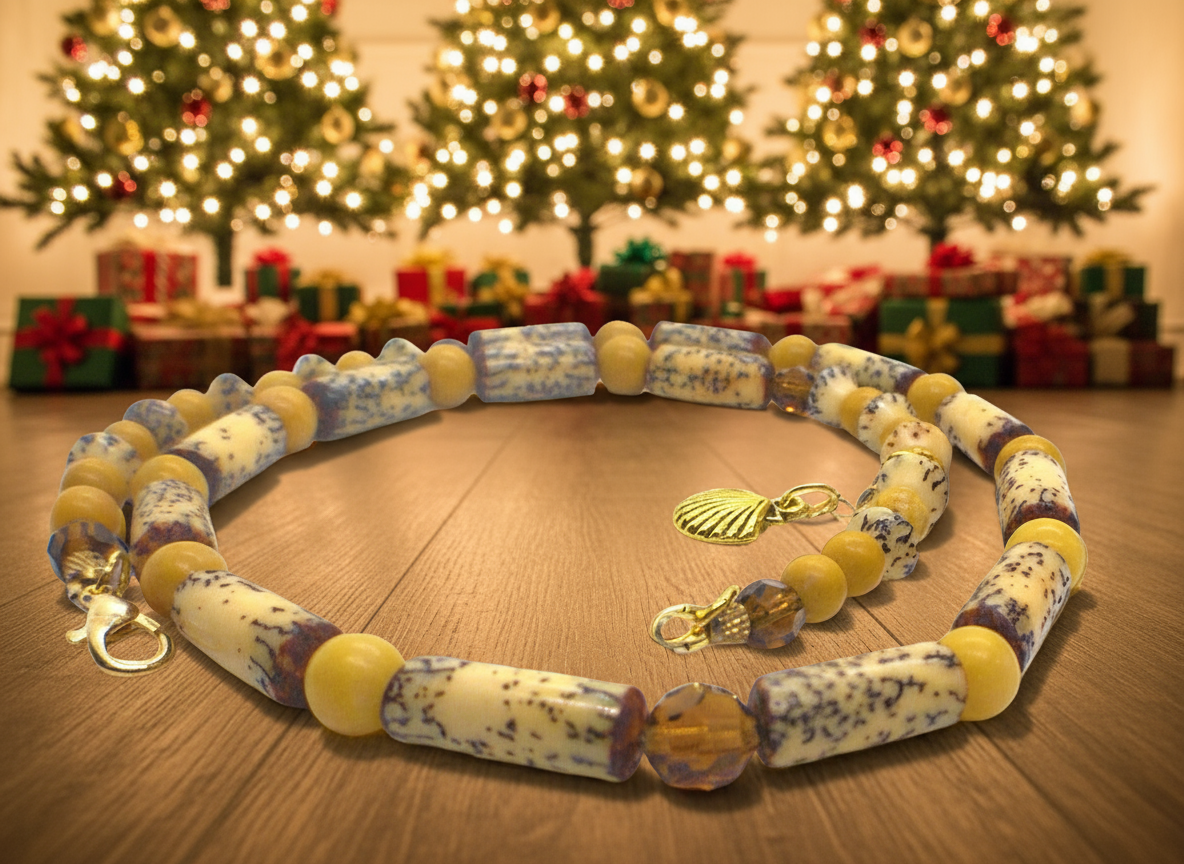 Exciting Betelnut, Aragon and Crystal Brown Necklace