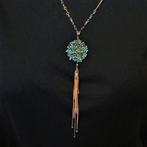 https://www.artistryjewelry.net/products/lovely-long-green-crystal-necklace