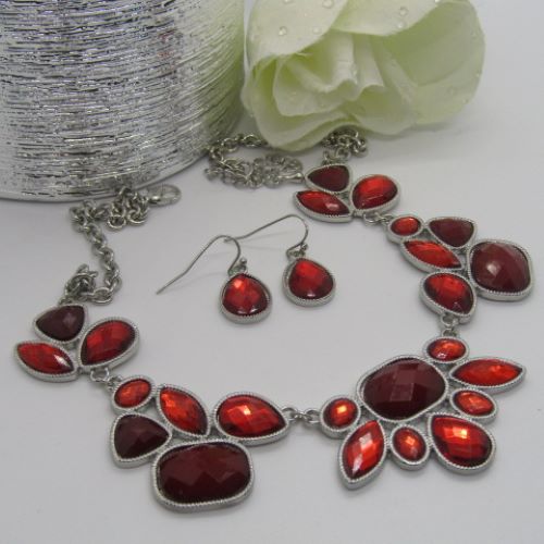 Lovely Red and Silver Necklace Set