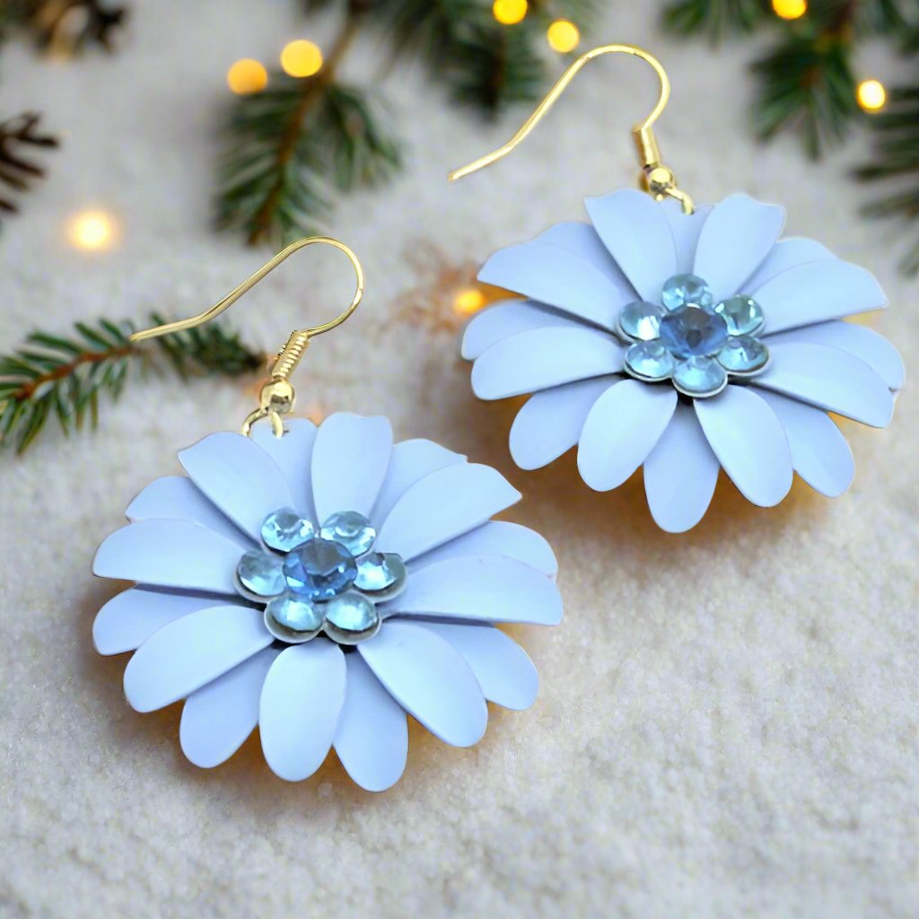 https://www.artistryjewelry.net/products/layered-petal-flower-earring