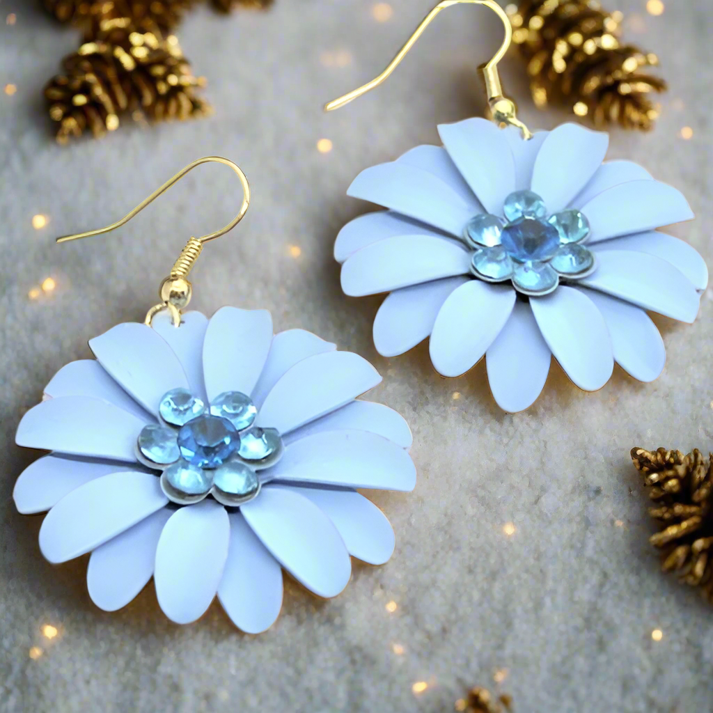 https://www.artistryjewelry.net/products/layered-petal-flower-earring